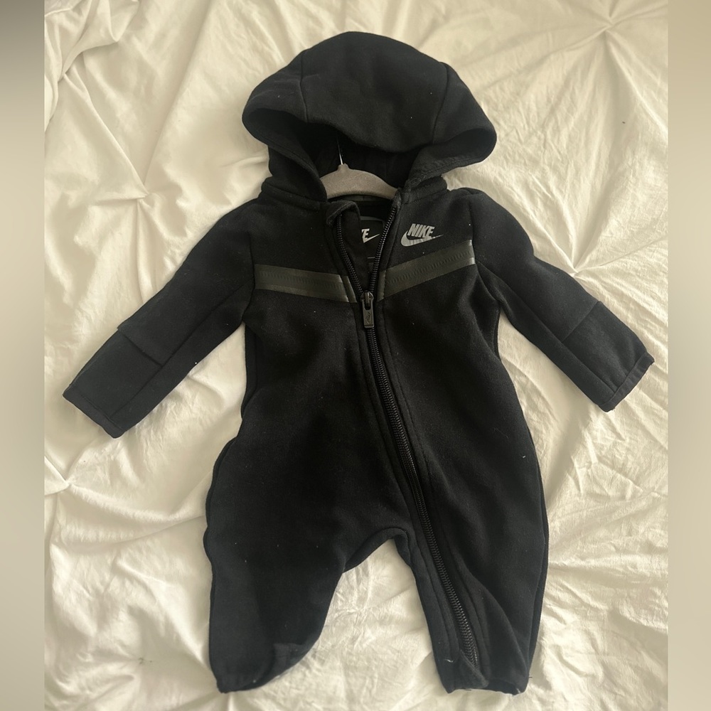 ALL BLACK NEWBORN NIKE TECH🖤